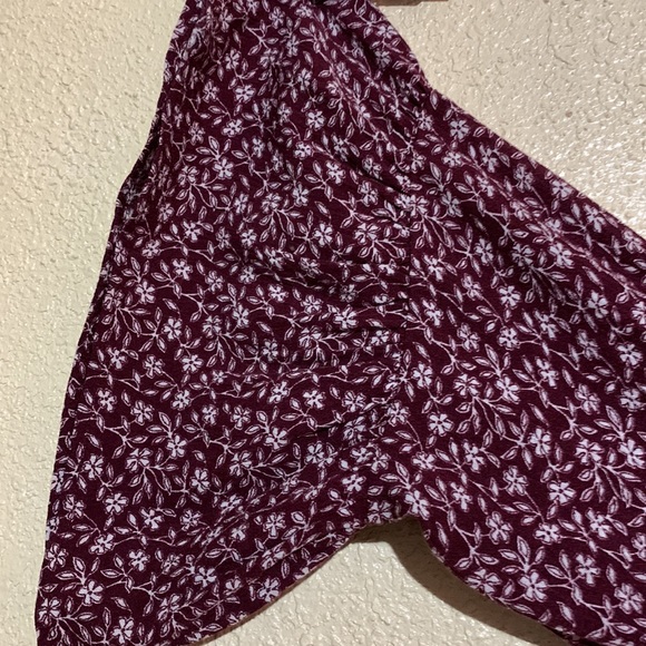 American Eagle Top Cold Shoulder Blouse XS Burgundy White🌀 - Picture 7 of 16